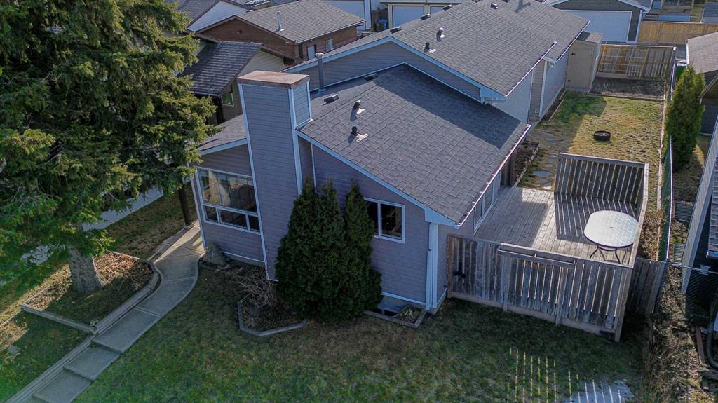 28 Castleridge Crescent NE
