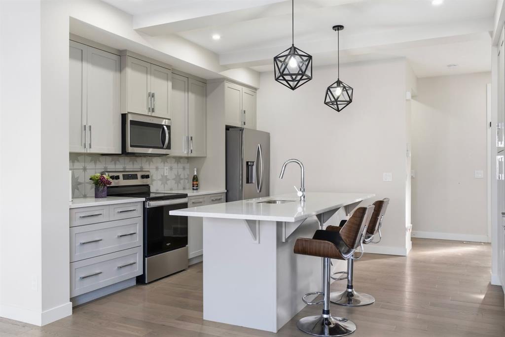 304 Creekrun Crescent SW