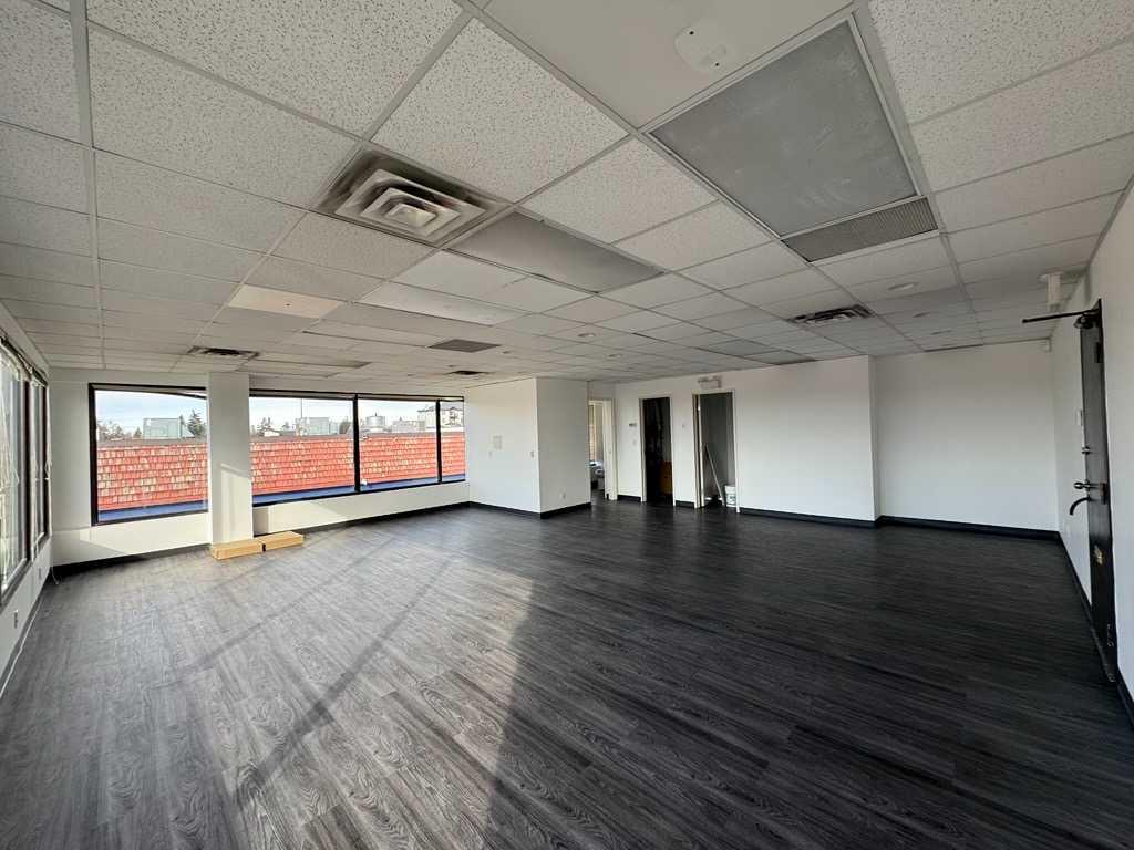 201, 1830 52 Street SE