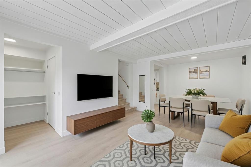 317, 5404 10 Avenue SE