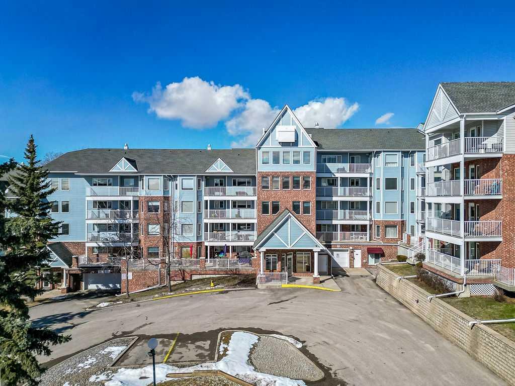 3212 Hawksbrow Point NW