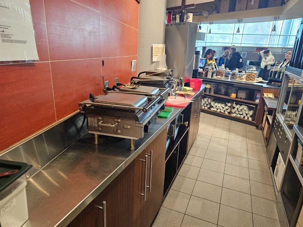 123 Commercial Street NW