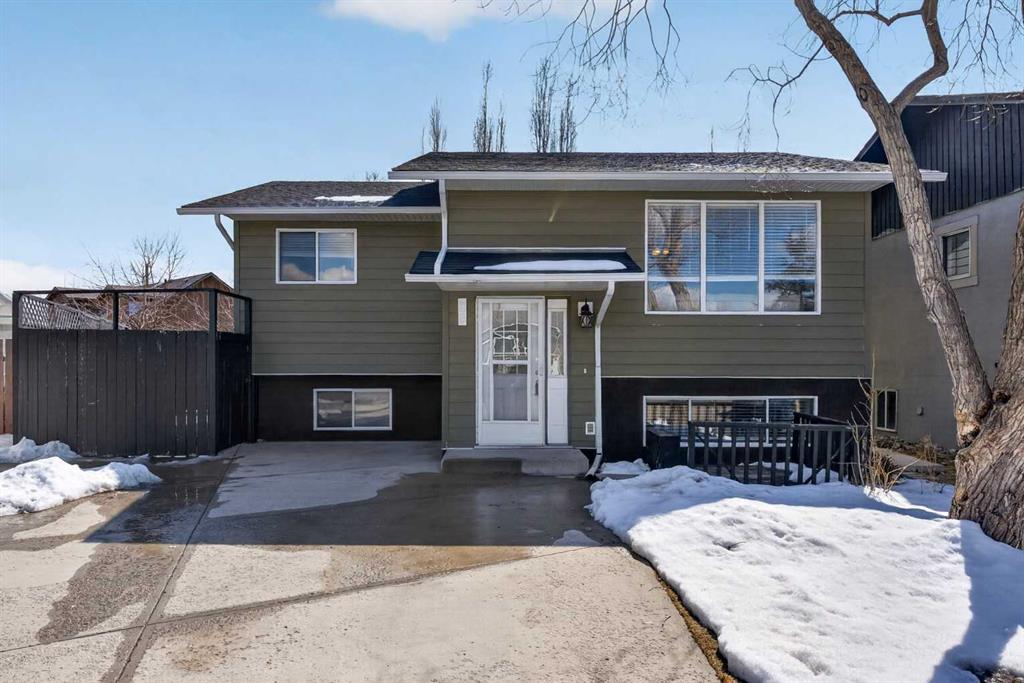 32 Fallingworth Court NE