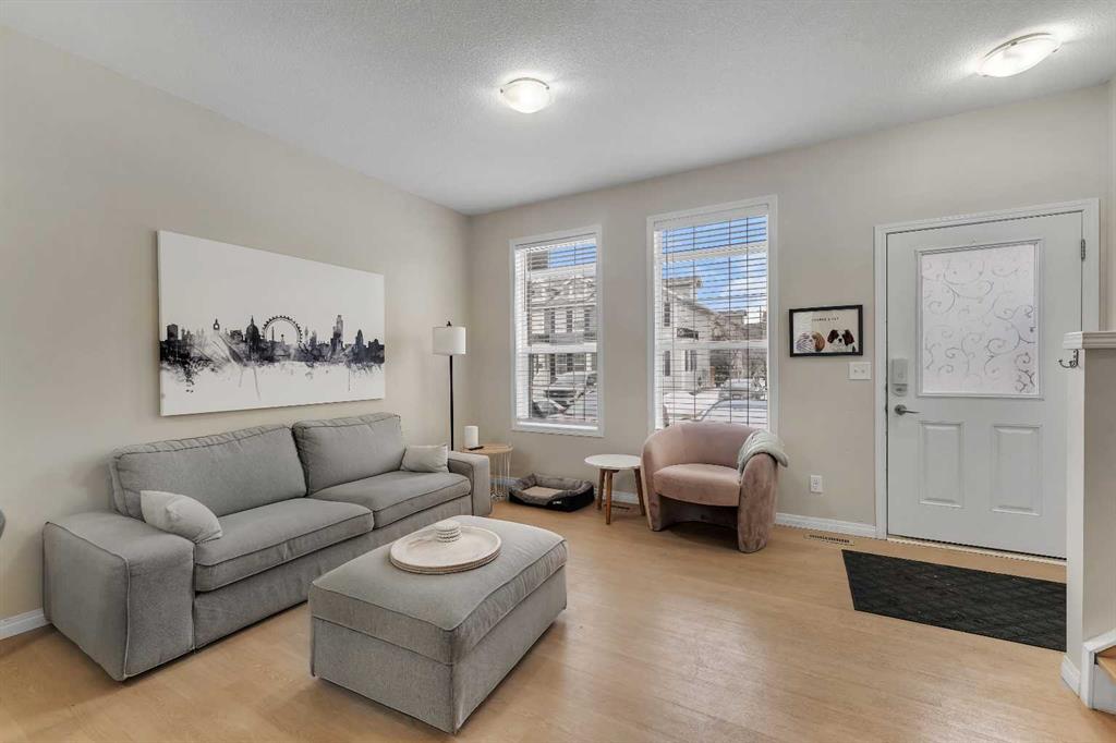 1002, 1001 8 Street NW