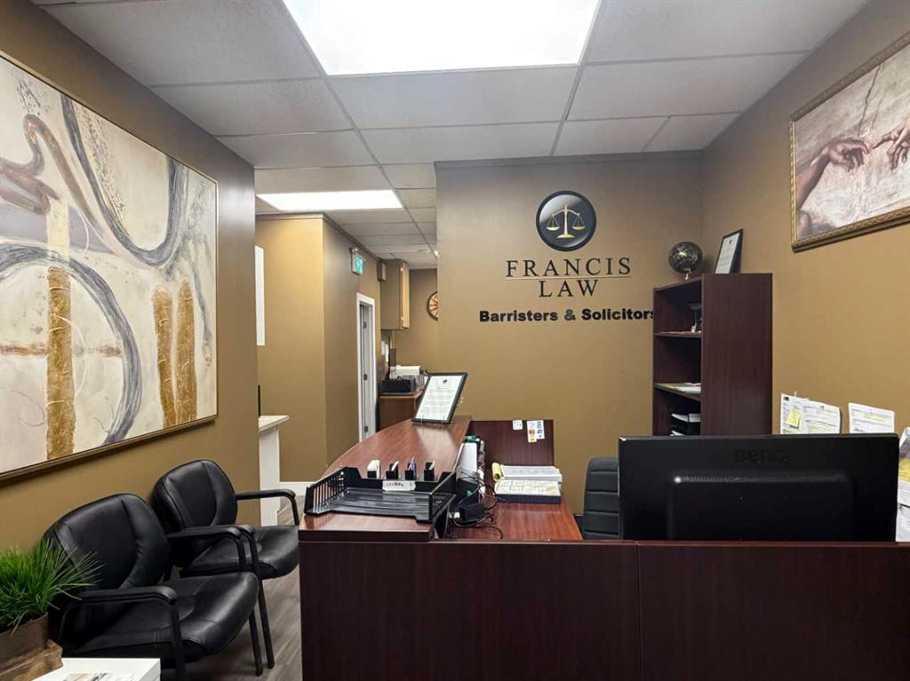 204, 136 17 Avenue NE