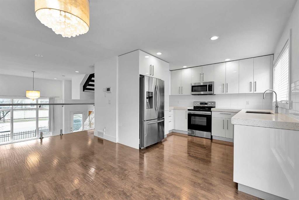 202, 1530 bayside Avenue SW